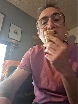 Snapshot of bibananaman chatting on December 22, 2:41 am bibananaman online show from December 22, 2:41 am