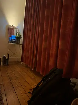 Snapshot of alexheels_boots chatting on March 19, 2:27 am alexheels boots online show from March 19, 2:27 am