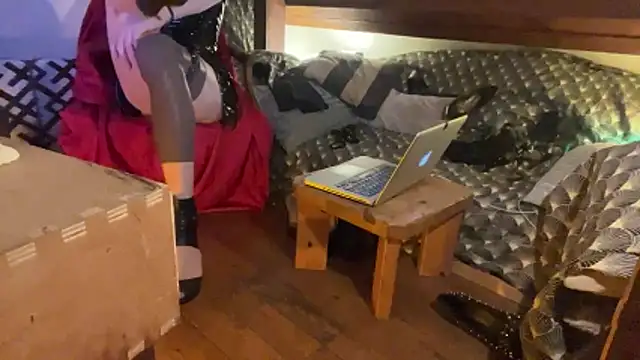 Snapshot of alexheels_boots chatting on October 30, 4:58 am alexheels boots online show from October 30, 4:58 am