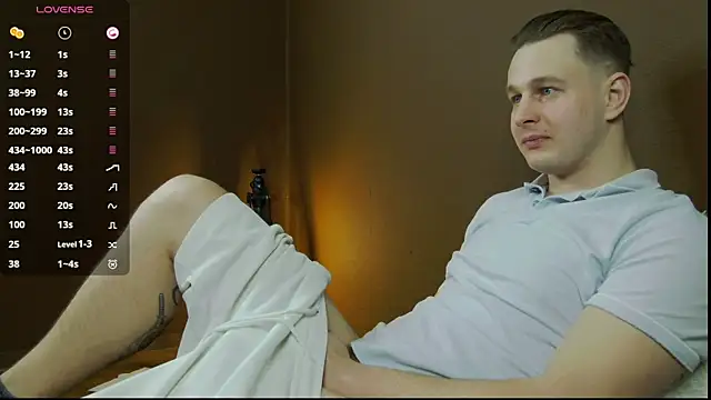 Snapshot of charlie_smiley chatting on December 12, 5:31 am charlie smiley online show from December 12, 5:31 am