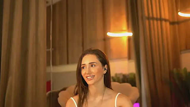 EmilyRaymont online show from February 28, 11:56 pm