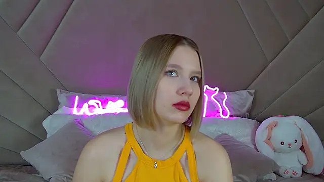 LiliLinn online show from March 11, 4:54 am