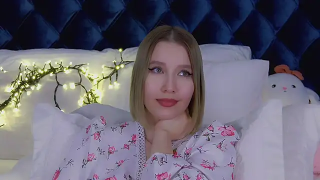 LiliLinn online show from March 19, 2:46 pm