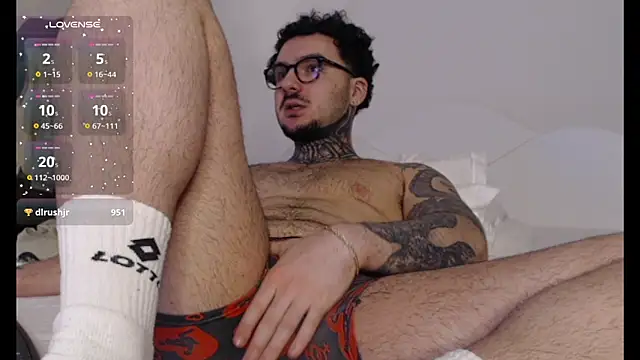 Snapshot of TattedCurls chatting on February 15, 6:02 am TattedCurls online show from February 15, 6:02 am