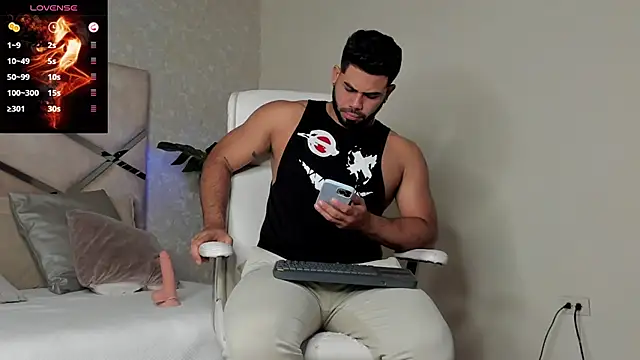 Snapshot of noah_crux chatting on January 3, 11:57 am noah crux online show from January 3, 11:57 am