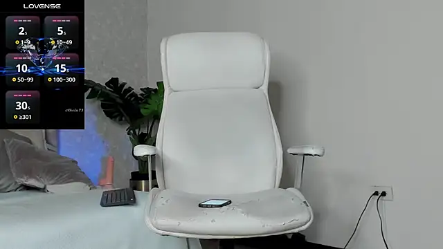 Snapshot of noah_crux chatting on January 10, 12:04 pm noah crux online show from January 10, 12:04 pm