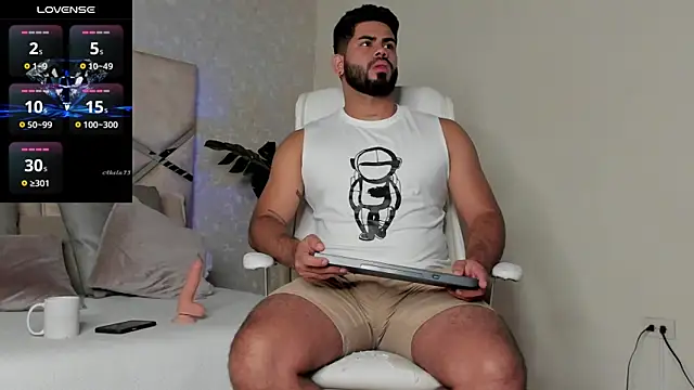 Snapshot of noah_crux chatting on January 11, 12:40 pm noah crux online show from January 11, 12:40 pm