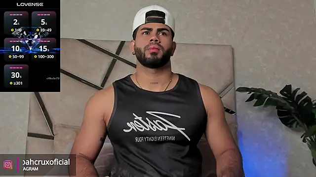 Snapshot of noah_crux chatting on January 14, 12:24 pm noah crux online show from January 14, 12:24 pm