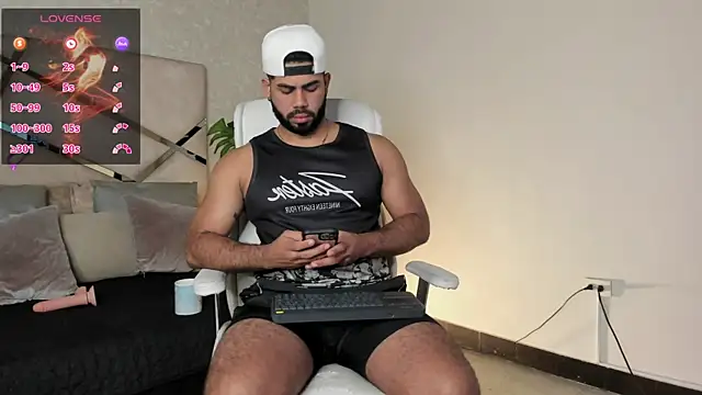 Snapshot of noah_crux chatting on February 9, 1:25 pm noah crux online show from February 9, 1:25 pm