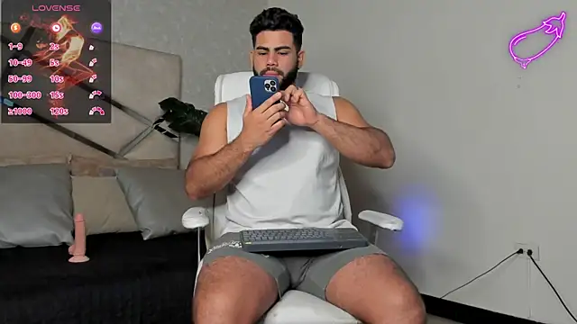 Snapshot of noah_crux chatting on February 25, 12:34 pm noah crux online show from February 25, 12:34 pm