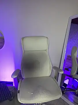 Snapshot of noah_crux chatting on March 8, 1:25 pm noah crux online show from March 8, 1:25 pm