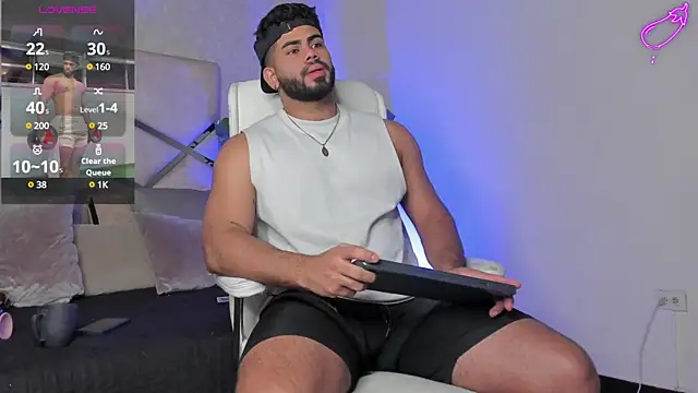 Snapshot of noah_crux chatting on March 14, 12:51 pm noah crux online show from March 14, 12:51 pm