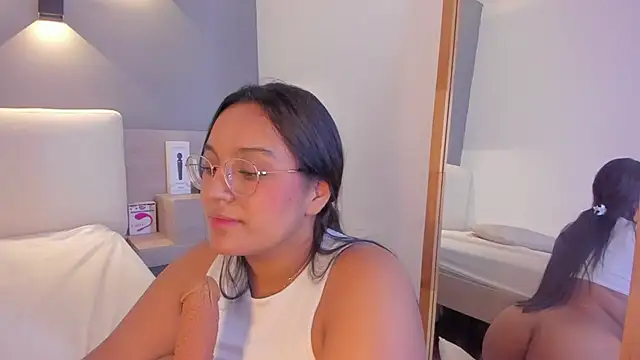 ellamontoya online show from January 28, 7:53 am