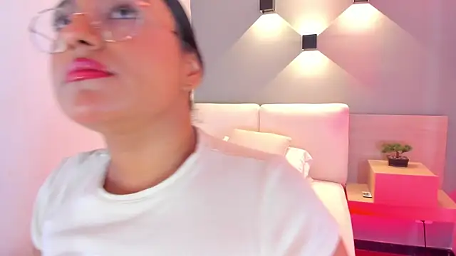 ellamontoya online show from September 11, 11:21 am