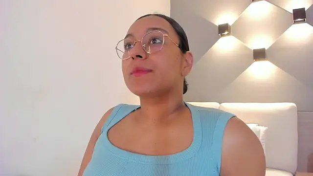 ellamontoya online show from October 18, 10:49 am