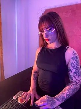 Snapshot of ValenGray chatting on September 26, 12:42 pm ValenGray online show from September 26, 12:42 pm