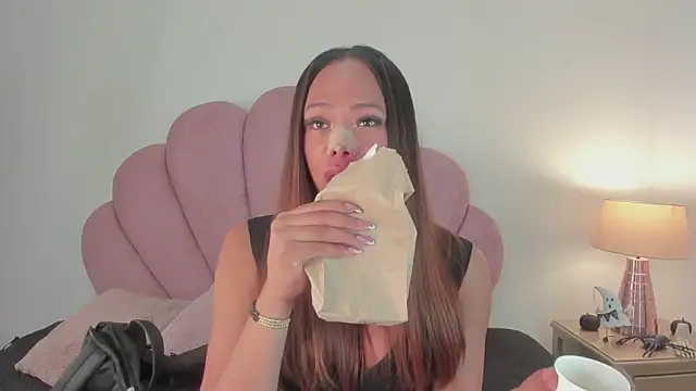 Nicole Paradise online show from October 27, 2:43 pm