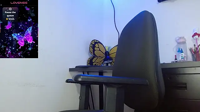 Snapshot of SophiaMeyerst chatting on November 11, 6:08 pm SophiaMeyerst online show from November 11, 6:08 pm