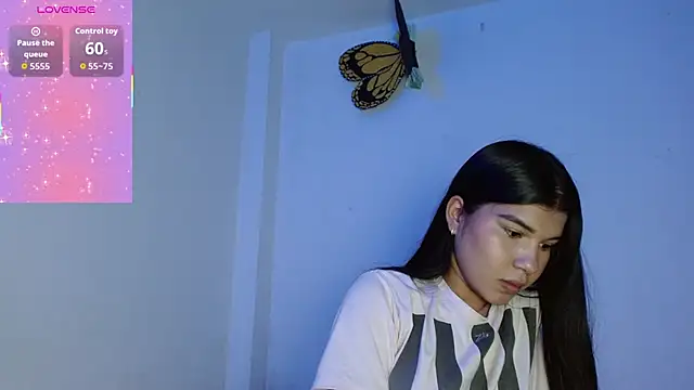 Snapshot of SophiaMeyerst chatting on December 15, 2:21 pm SophiaMeyerst online show from December 15, 2:21 pm