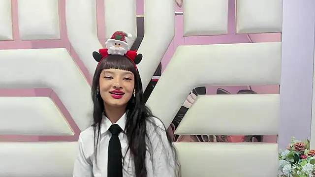 Aurora 18 online show from December 12, 5:48 pm