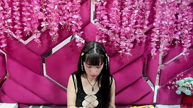 Aurora 18 online show from February 10, 9:15 pm