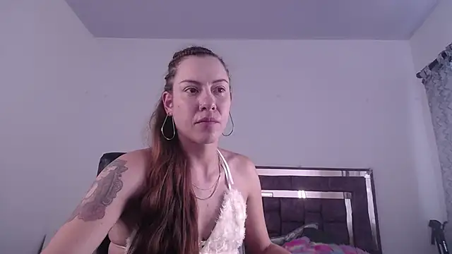 alejandrafitt online show from January 14, 8:15 pm