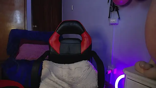 Layna cold online show from February 4, 3:57 pm