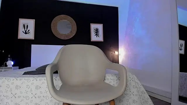 VioletPaket online show from February 1, 8:26 pm