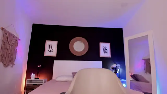 VioletPaket online show from September 10, 11:32 am