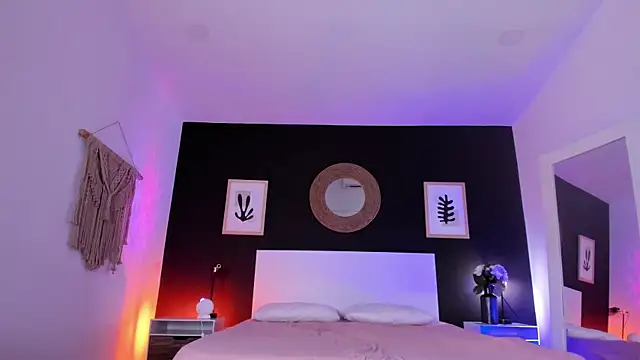 VioletPaket online show from September 16, 12:17 pm