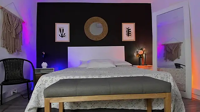 VioletPaket online show from November 23, 2:17 pm