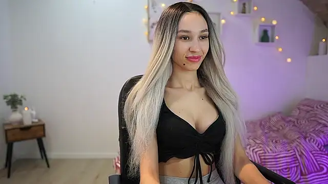 Amai  Liu online show from March 4, 7:11 pm