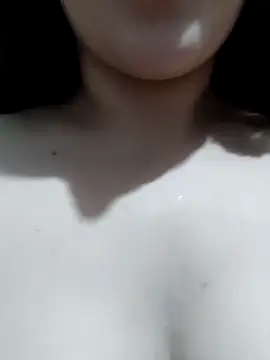 Snapshot of dulccemaria24 chatting on March 22, 1:00 am dulccemaria24 online show from March 22, 1:00 am