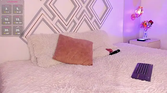  CurlyGirl  online show from March 21, 2:50 am