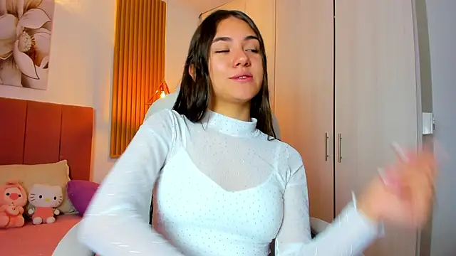 mia nevaeh online show from December 28, 8:15 pm