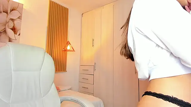 mia nevaeh online show from March 8, 8:57 pm