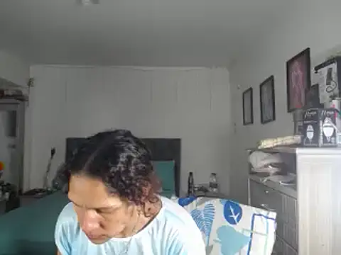 Snapshot of Corina_hot chatting on December 5, 10:23 pm Corina hot online show from December 5, 10:23 pm