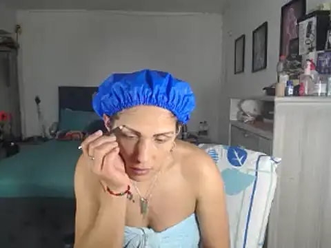 Snapshot of Corina_hot chatting on December 12, 7:48 pm Corina hot online show from December 12, 7:48 pm