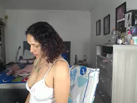 Snapshot of Corina_hot chatting on December 29, 7:50 am Corina hot online show from December 29, 7:50 am