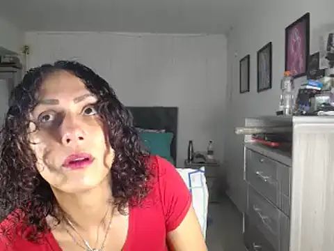 Snapshot of Corina_hot chatting on January 3, 7:29 pm Corina hot online show from January 3, 7:29 pm