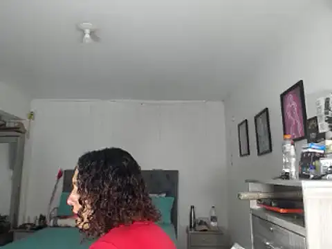 Snapshot of Corina_hot chatting on January 3, 10:29 pm Corina hot online show from January 3, 10:29 pm