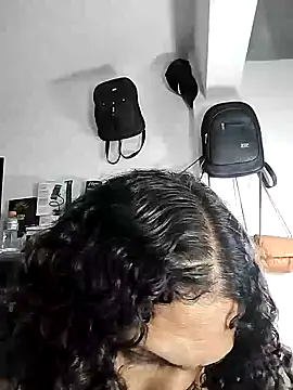 Snapshot of Corina_hot chatting on January 5, 10:40 pm Corina hot online show from January 5, 10:40 pm