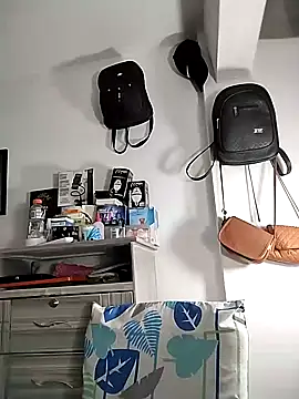 Snapshot of Corina_hot chatting on January 9, 12:14 am Corina hot online show from January 9, 12:14 am