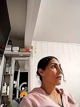 Snapshot of Corina_hot chatting on January 23, 2:02 am Corina hot online show from January 23, 2:02 am