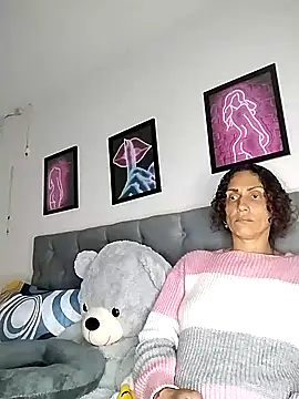 Snapshot of Corina_hot chatting on January 25, 3:30 am Corina hot online show from January 25, 3:30 am