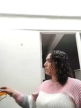 Snapshot of Corina_hot chatting on January 25, 8:53 pm Corina hot online show from January 25, 8:53 pm