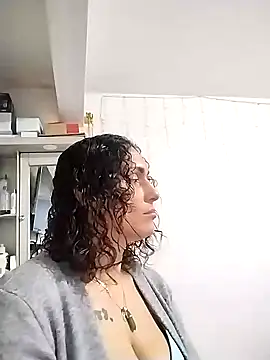 Snapshot of Corina_hot chatting on January 27, 10:16 pm Corina hot online show from January 27, 10:16 pm