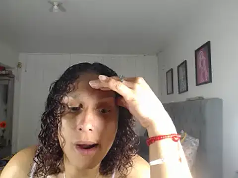 Snapshot of Corina_hot chatting on February 7, 8:53 pm Corina hot online show from February 7, 8:53 pm