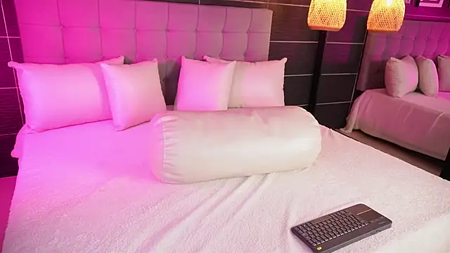 Bella TS  online show from December 5, 10:01 pm