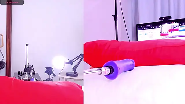 Snapshot of Saskia__Summer chatting on March 9, 1:15 pm Saskia Summer online show from March 9, 1:15 pm